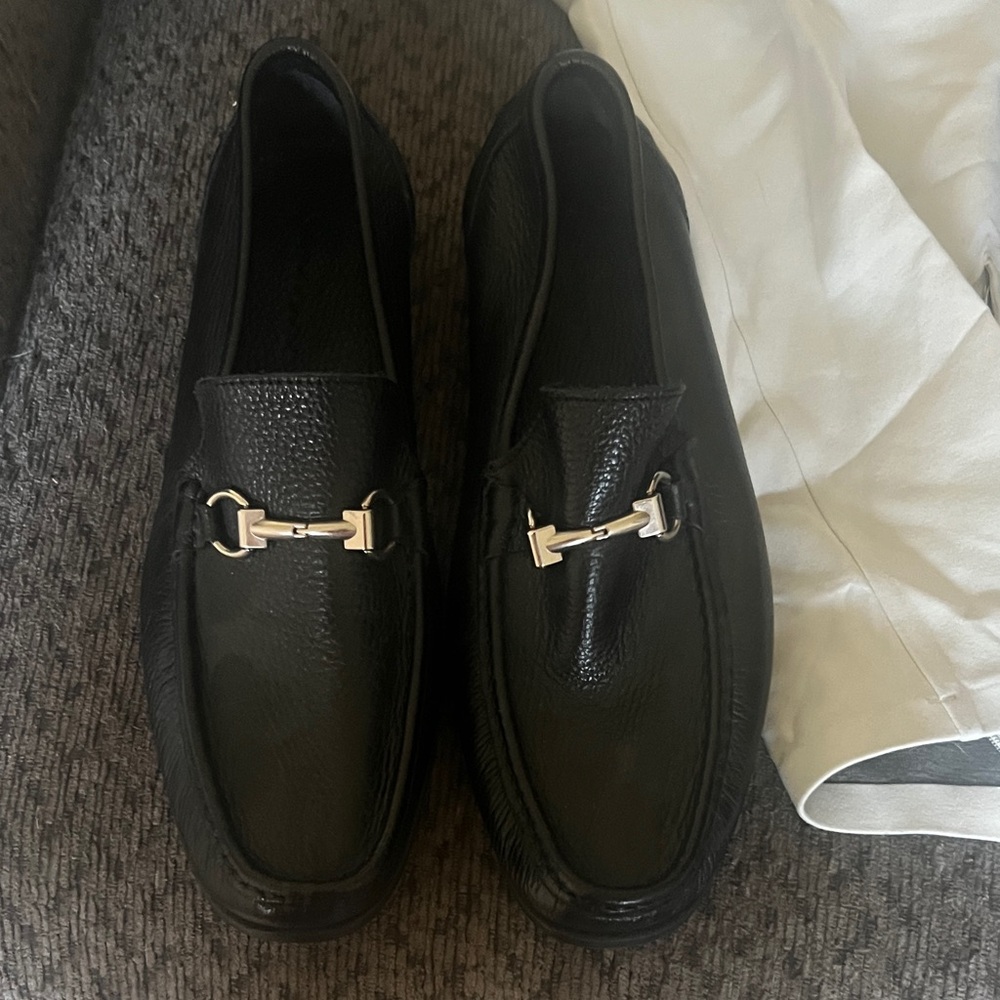 Elegant Black Leather Loafers with Metal Accent